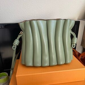 Loewe Flamenco Ondas Clutch bag in Green